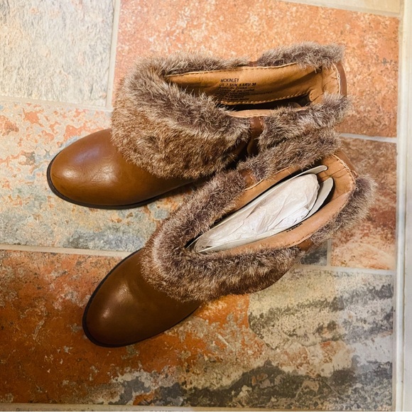 👢NWOB! Fabulous JustFab Fur Topped, Buckle Accents, & Sturdy Heels Ankle Boots! - Picture 9 of 13